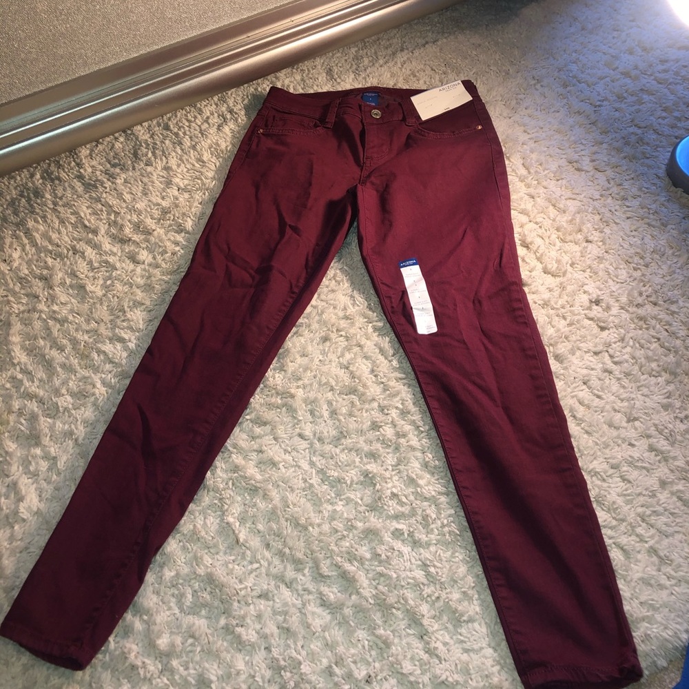 BRAND NEW never worn Arizona jeans size 3